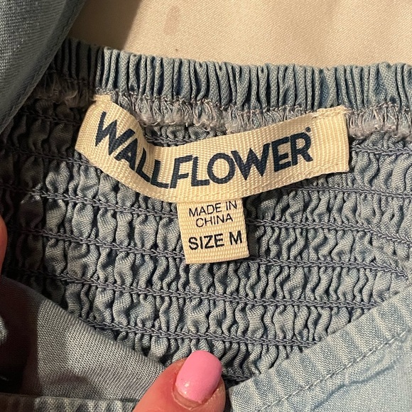 NWT Wallflower chambray peplum top with flutter‎ sleeves size M - Picture 5 of 6